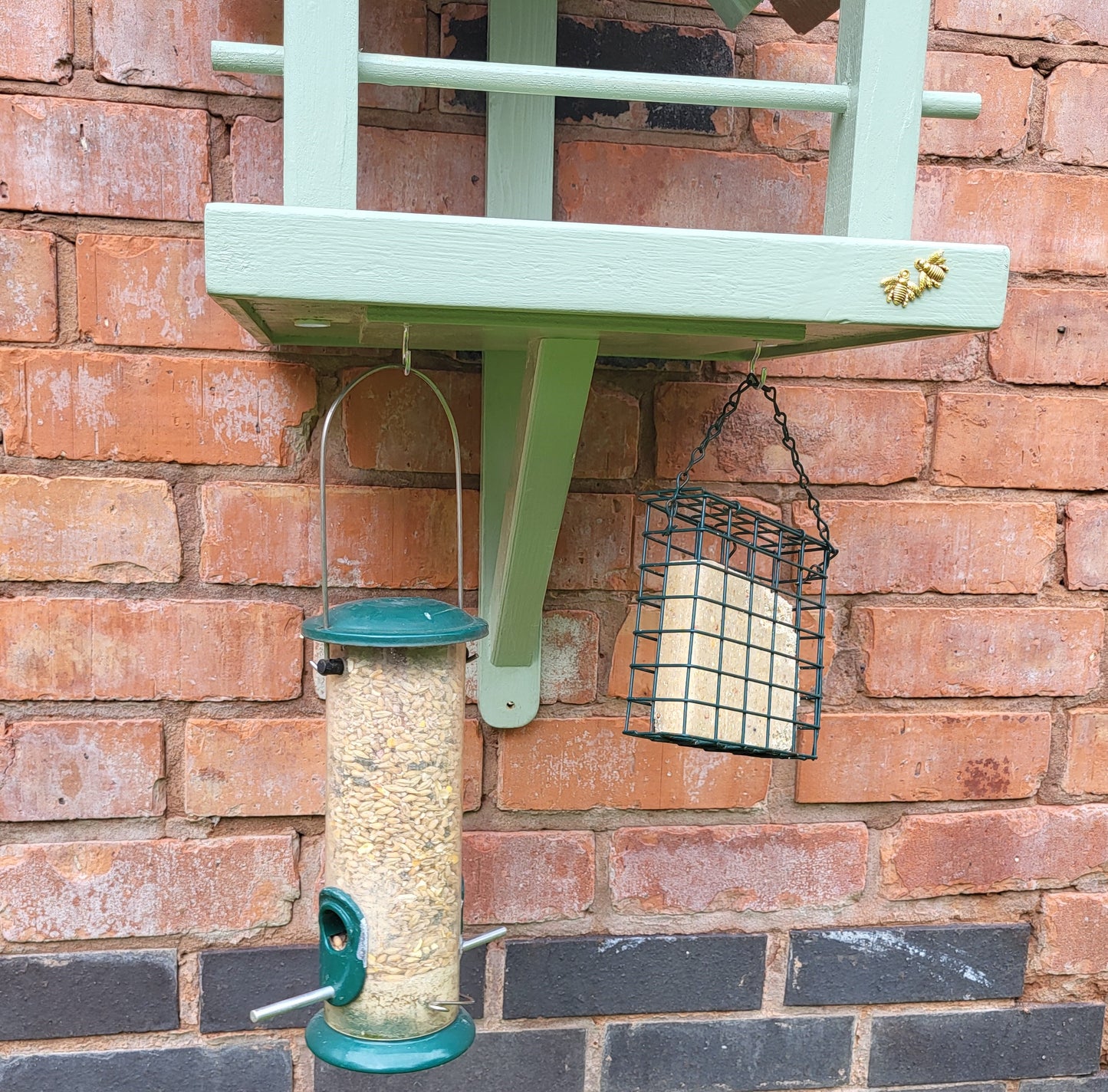 WALL MOUNTED BIRD TABLE