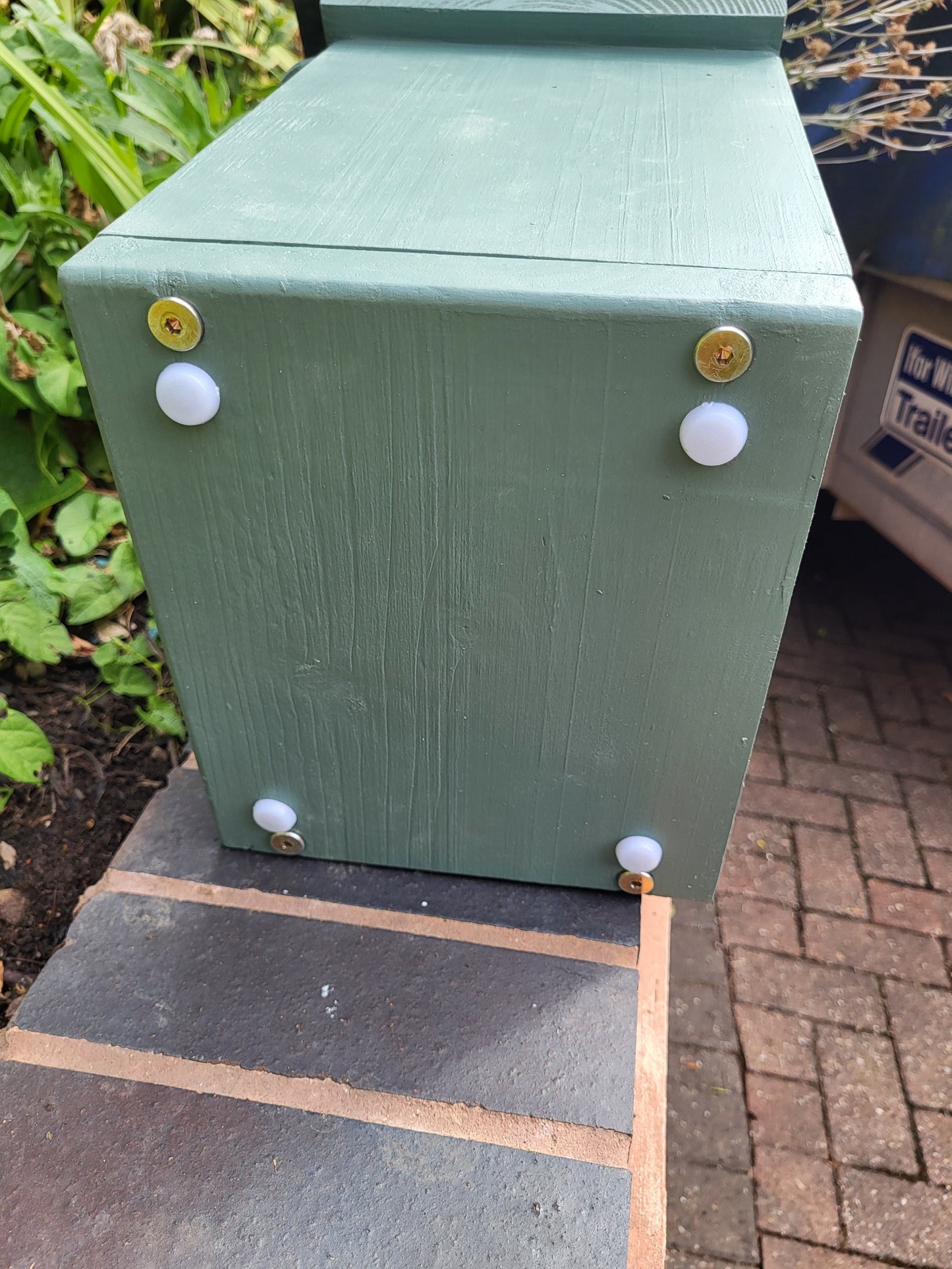 SOLITARY BEE HOUSES