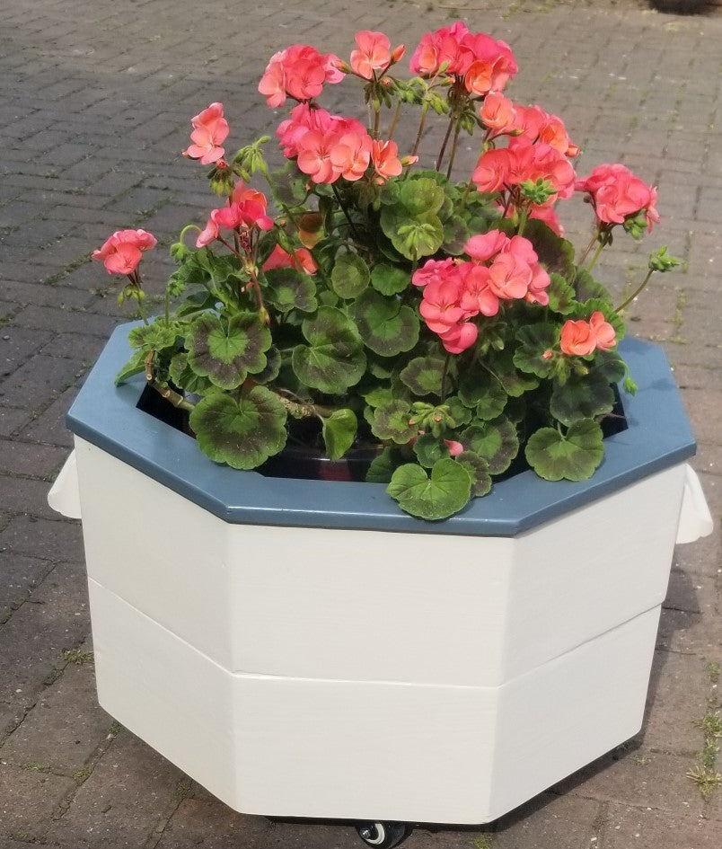 Planter (With wheels)