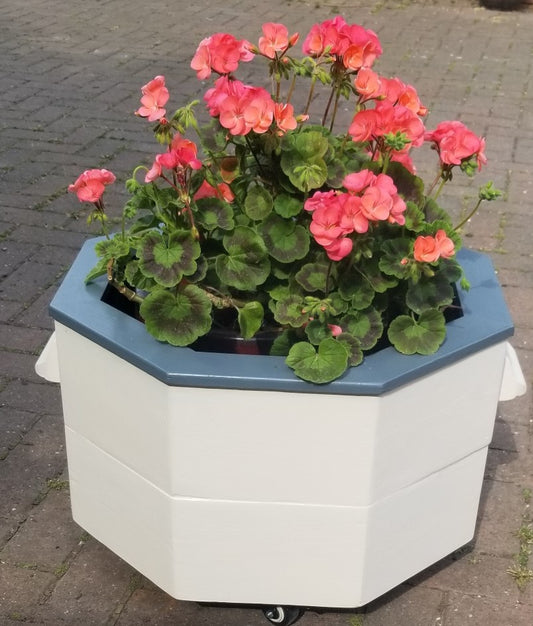 Planter (With wheels)