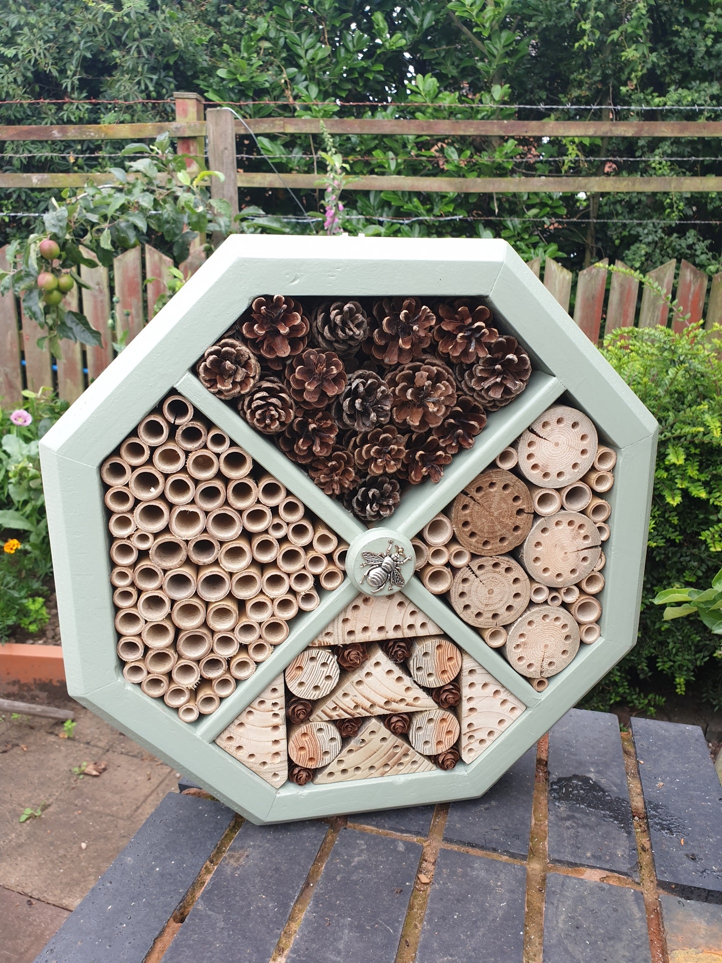 Bee Hotel