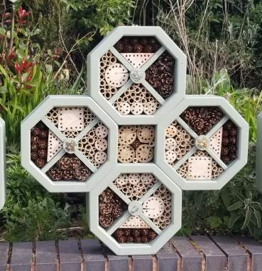 Bee Hotel